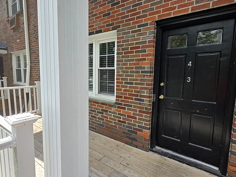 LAWRENCEVILLE GARDEN APARTMENTS AND TOWNHOMES — Photo 12