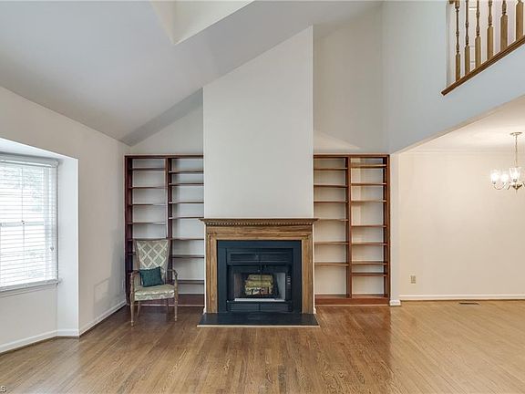 4th image of 10 B Park Village Ln