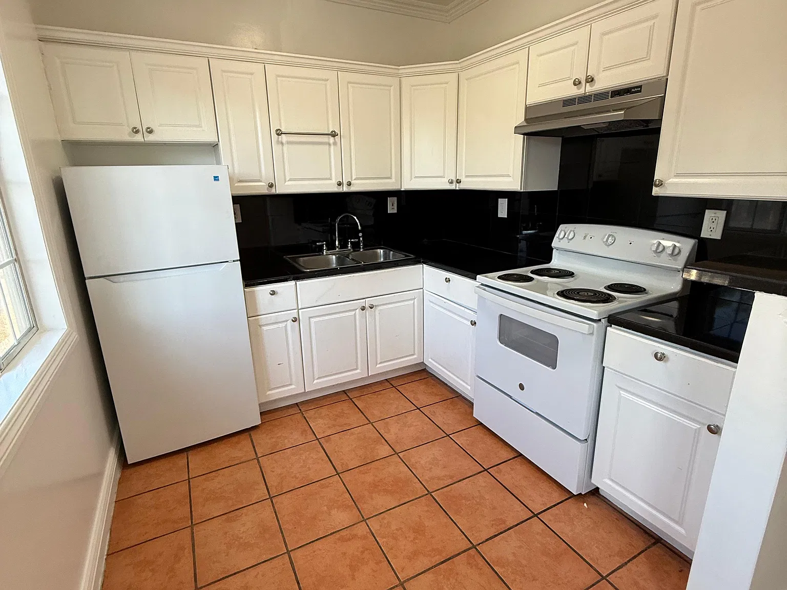 Studio, 400 sqft, $1,250 — Photo 4