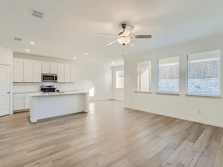 1205 Gladespring Ln — Photo 11