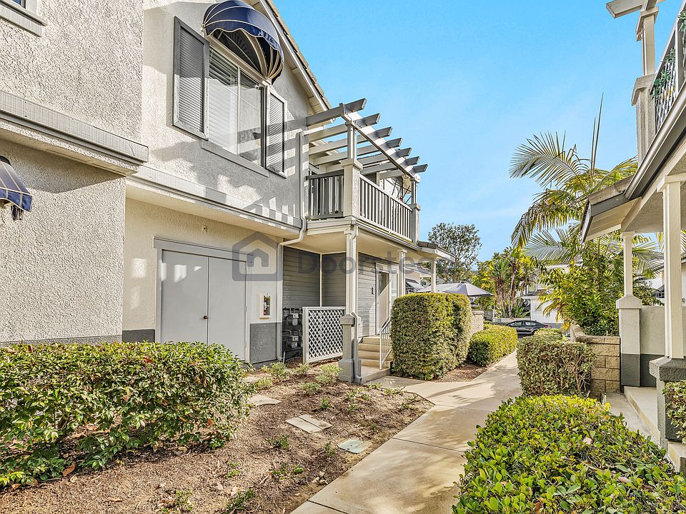 1st image of 21 Carlsbad Ln