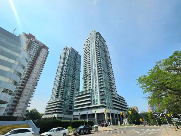 70 Town Centre Ct Unit 3008, Toronto, ON M1P 0B2