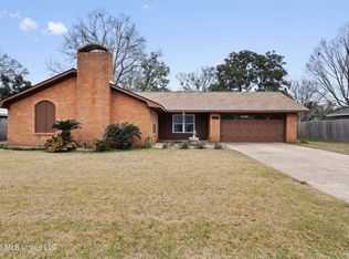 2704 English Dr, Ocean Springs, MS 39564