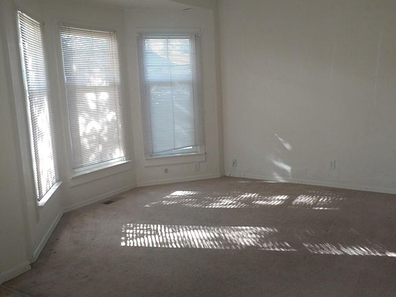 4th image of 2008 Iron St