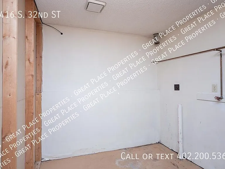 5416 S 32nd St — Photo 18