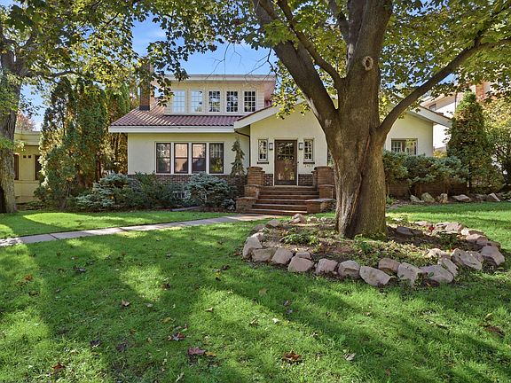 3rd image of 2409 W 22nd St