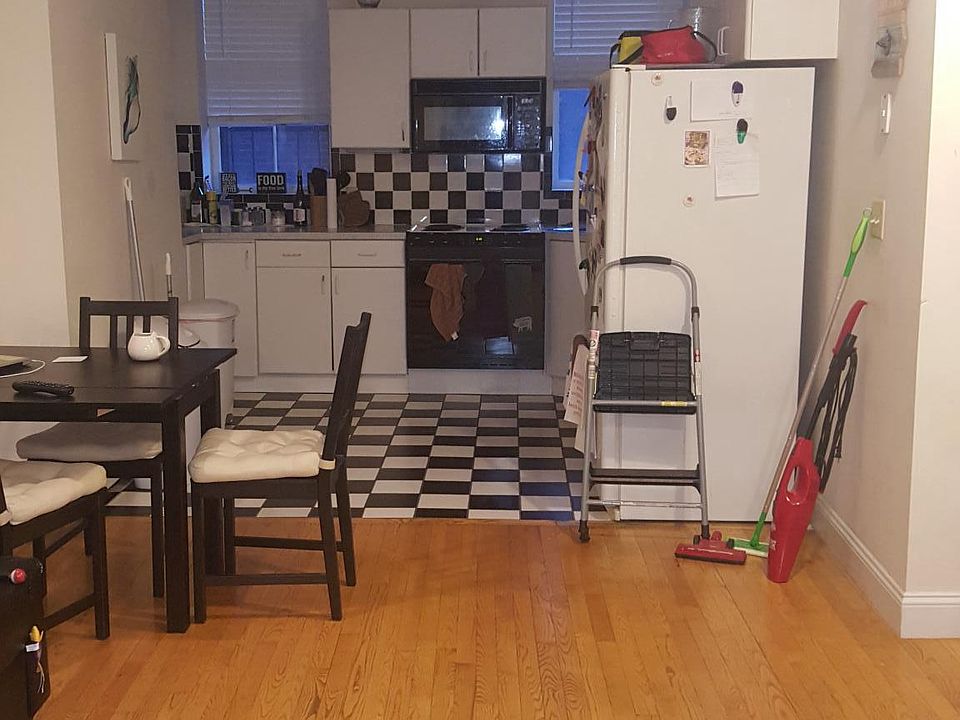 2nd image of 6 Brimmer St #88