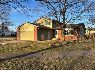 114 Timberlane Dr, Elyria, OH 44035