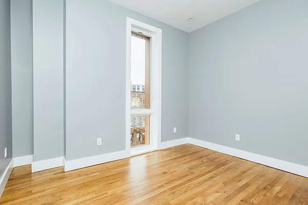 Rented by Nooklyn NYC LLC | media 21