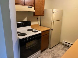 122 E High St APT 3, Manheim, PA 17545