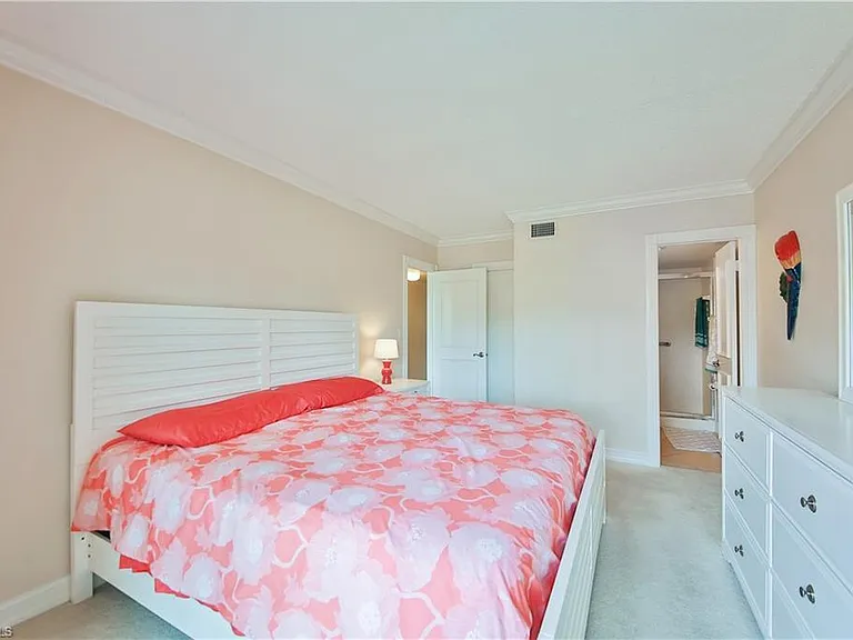 1100 Gulf Shore Blvd N #207 — Photo 18