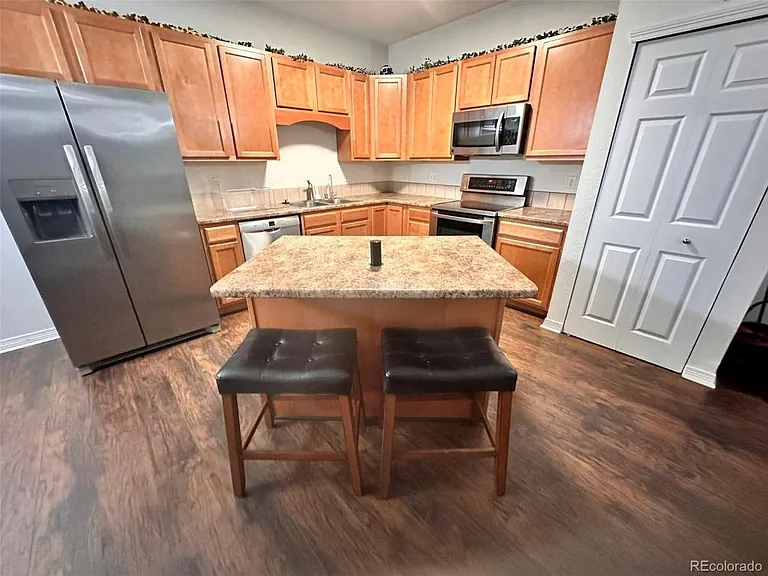 7292 S Blackhawk St #2105 — Photo 3