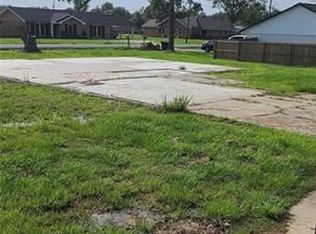 6827 Meadow Ridge Ln, Lake Charles, LA 70605