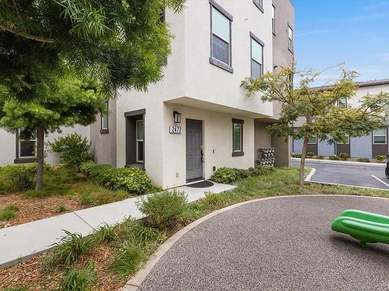 2472 Solara Ln — Photo 2