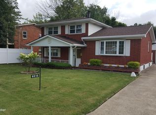 6013 Robinhood Ln, Louisville, KY 40219