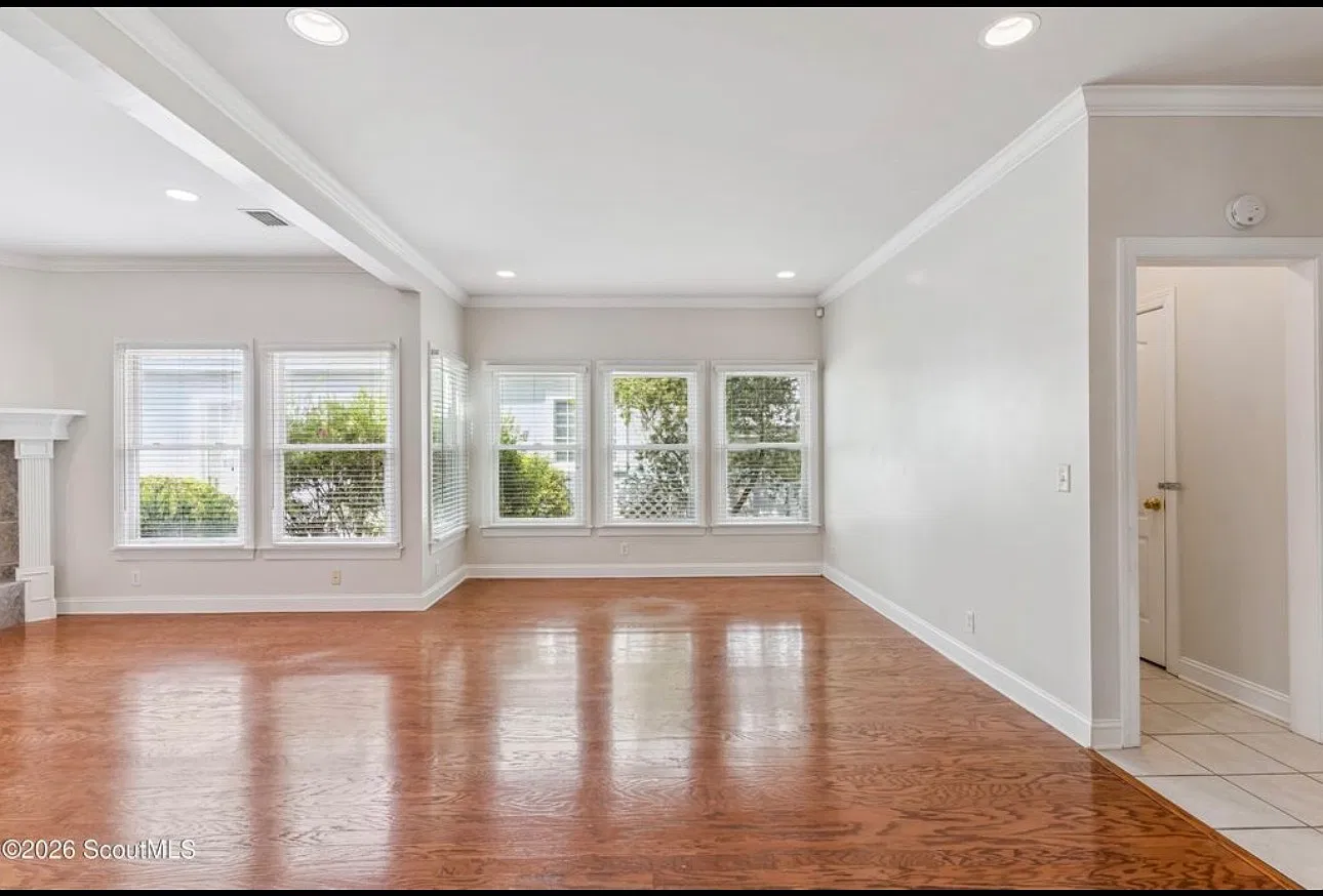 4 bed, 2939 sqft, $4,200 — Photo 3