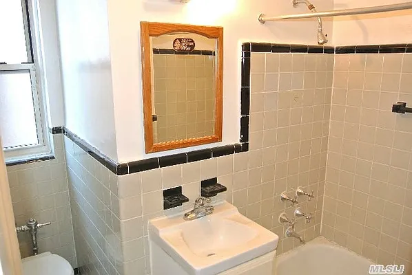 Sold by Properties Logan Inc | media 35