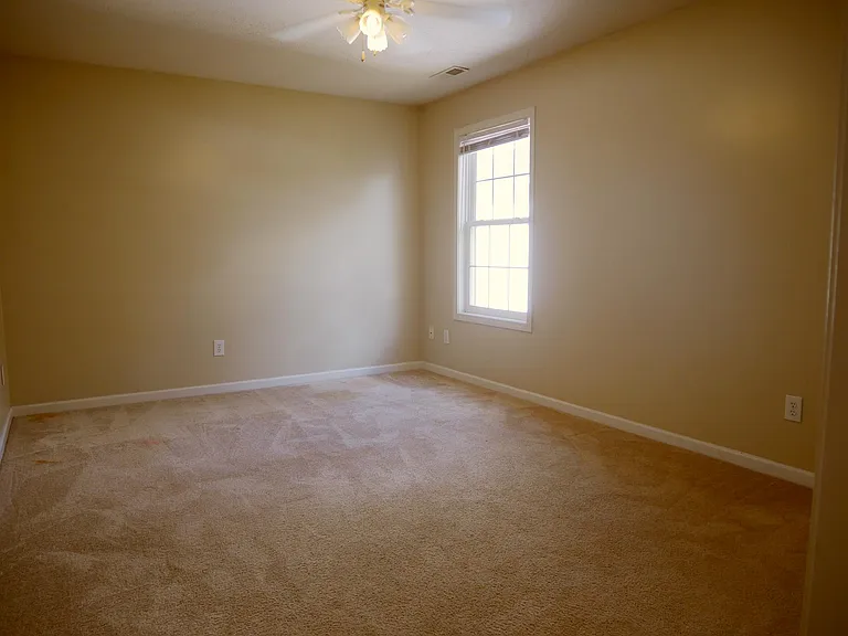 2622 E Oaklawn Ct — Photo 13