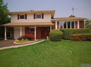 147 Roxton Rd, Plainview, NY 11803