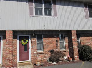 64 Abington Gardens Dr, Clarks Summit, PA 18411