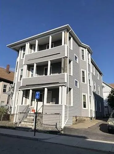 4 bed, 1300 sqft, $2,400 — Photo 1