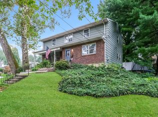 201 Stonehouse Ln, Wyncote, PA 19095