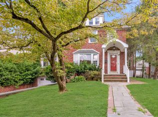 56 Beechwood Ave, Port Washington, NY 11050
