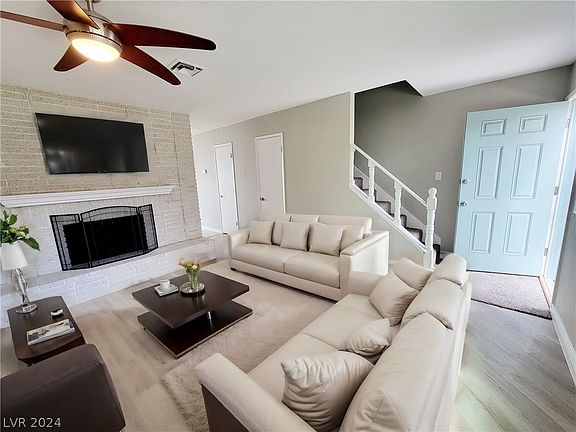 2nd image of 166 Greenbriar Townhouse Way #0