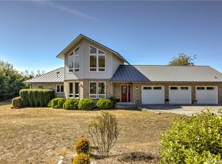 2045 Arnold Rd, Coupeville, WA 98239