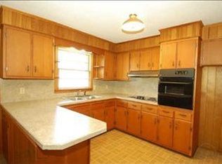 711 Hallmark Dr, Rural Hall, NC 27045