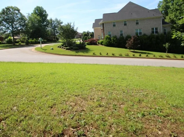 891 Oakcrest Rd, Spartanburg, SC 29301