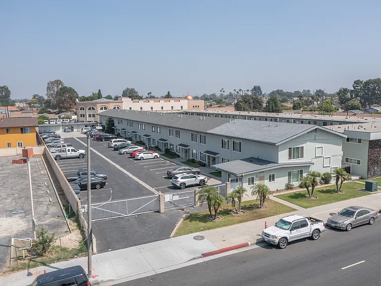 10015 Alondra Blvd — Photo 21