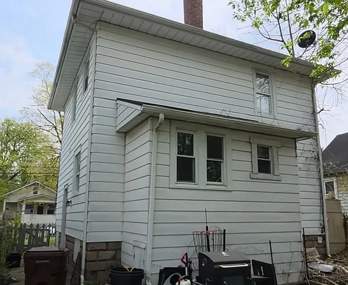 919 Princeton Ave — Photo 5