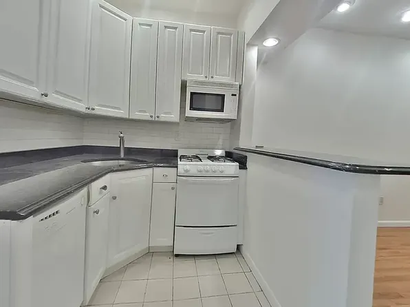 417 3rd Ave, New York, NY