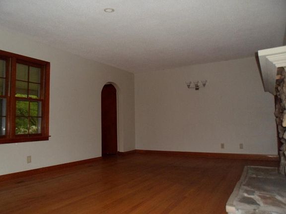 2nd image of 2712 SW Woodson Dr