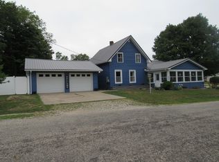 68738 Walnut St, White Pigeon, MI 49099