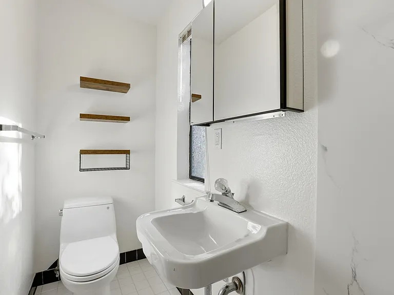 550 Church St #2 — Photo 16