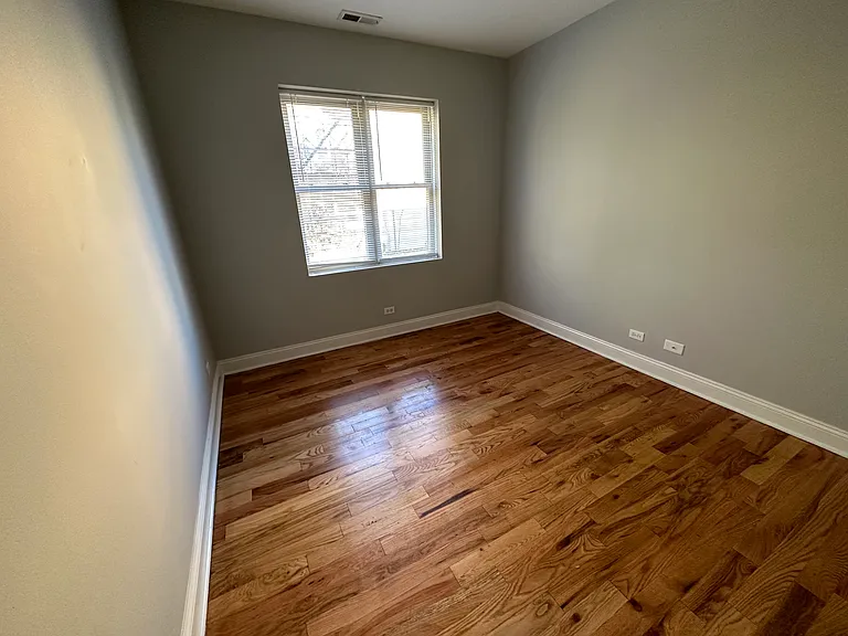 5728 S Prairie Ave — Photo 5