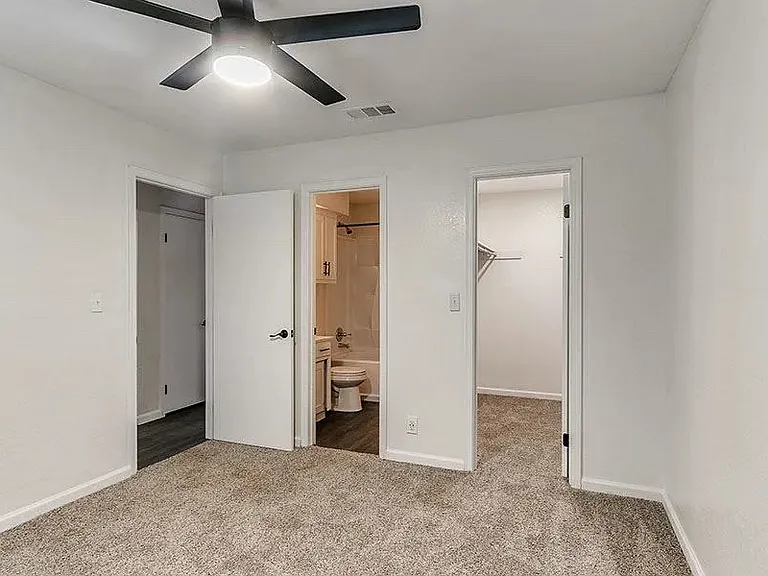 1603 S Morgan Dr — Photo 2