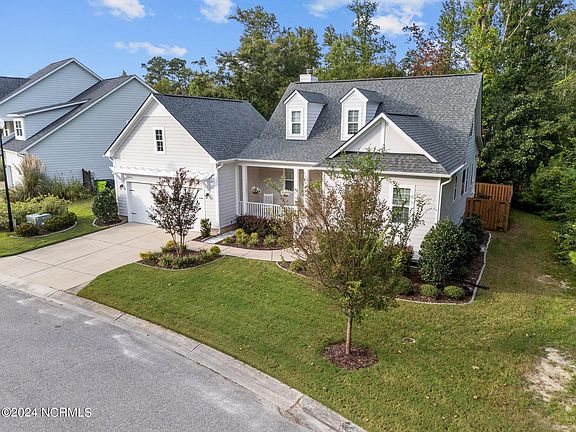 4th image of 610 Seathwaite Lane SE