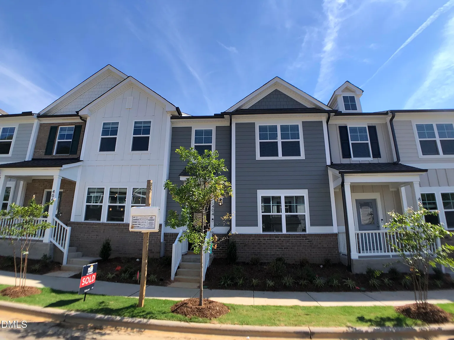 3 bed, 2.5 bath, 1735 sqft, $1,795 — Photo 1