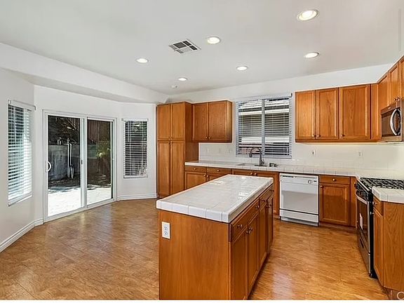 4th image of 39328 Bonaire Way