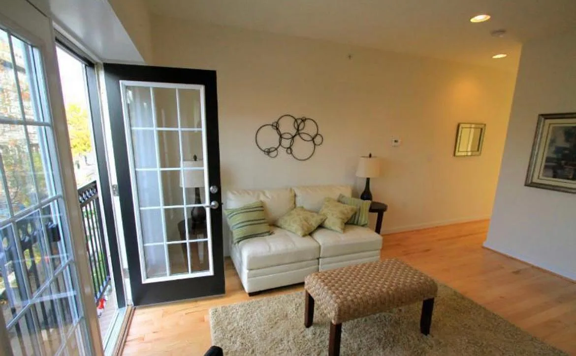 732 Lamont St NW — Photo 3