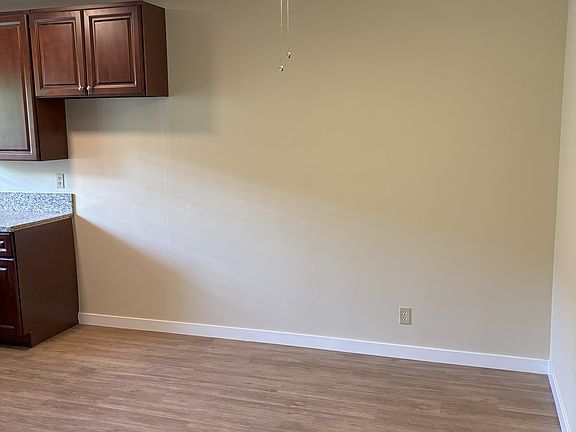 3rd image of 437 Palm Dr APT E