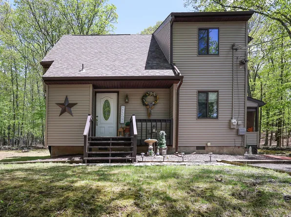 1229 Kensington Dr, East Stroudsburg, PA 18301