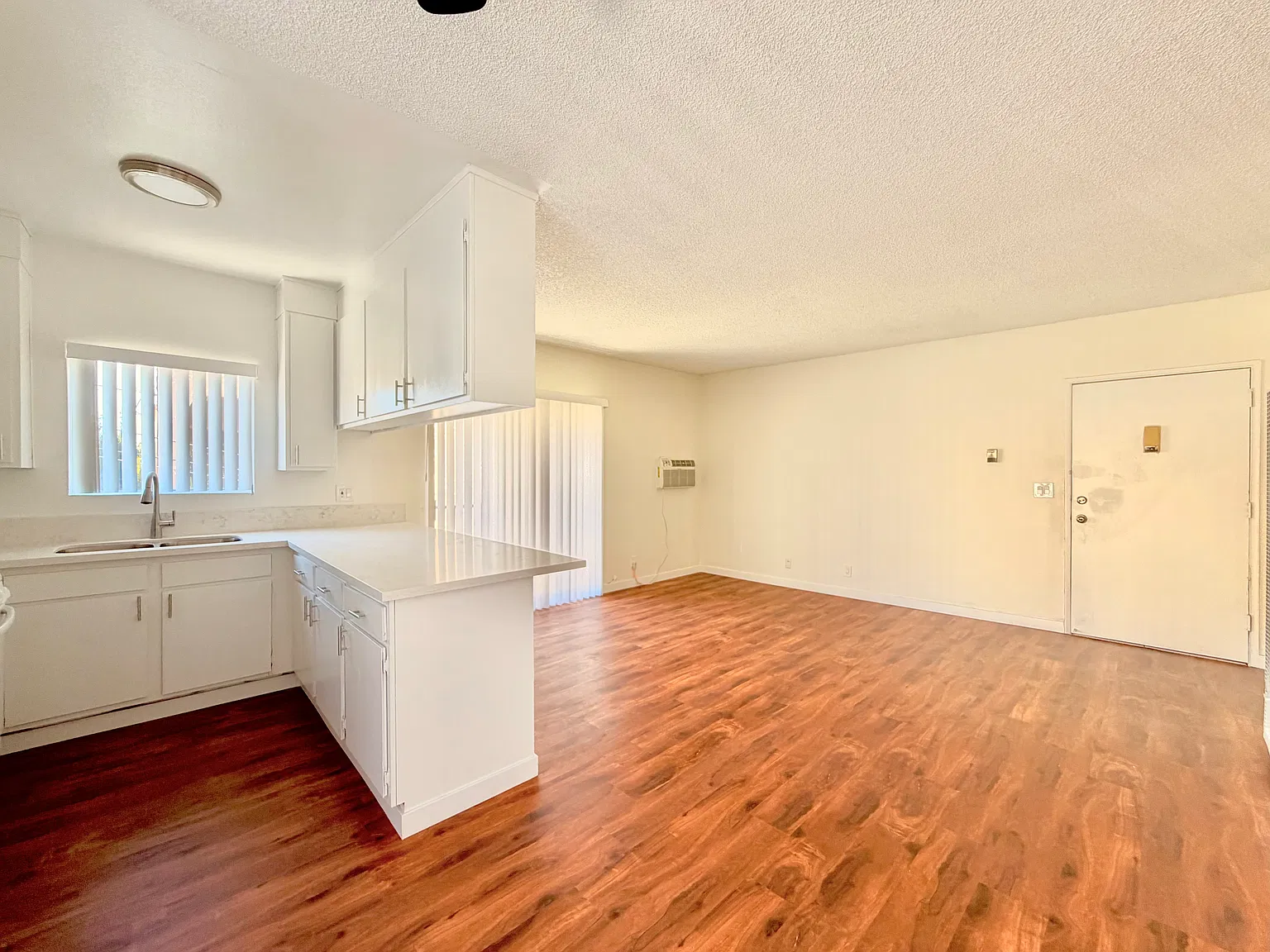 2 bed, 762 sqft, $2,500 — Photo 3