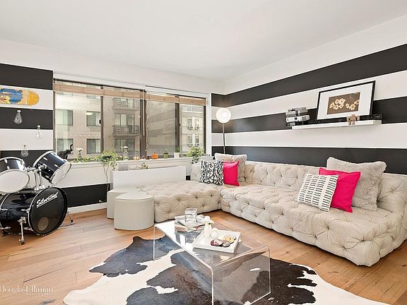 4th image of 64 E 111th St APT 404