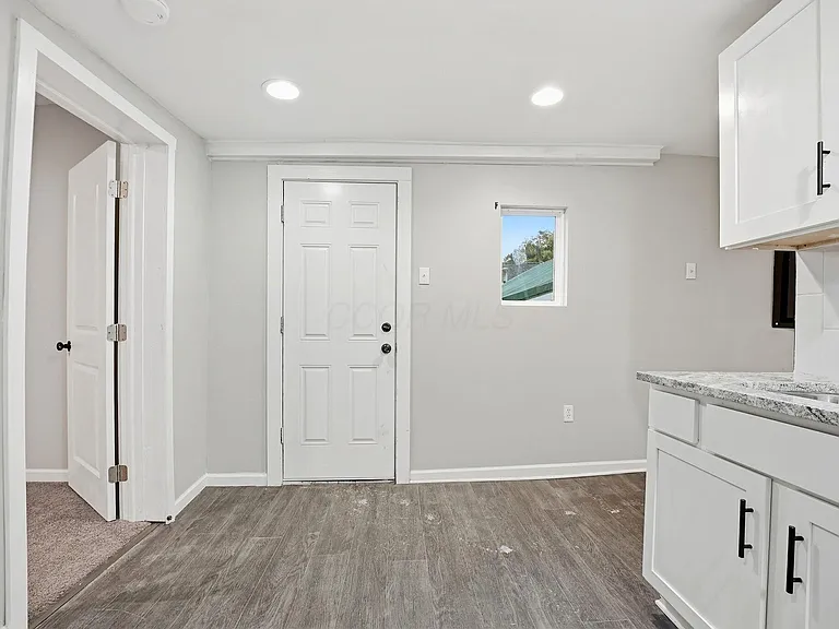 1041 Market St — Photo 6