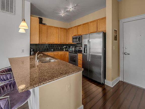 3rd image of 535 S Upper St #400