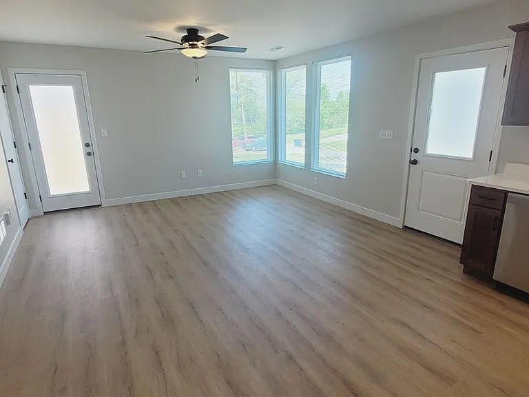 4604 Alan Ln. — Photo 3